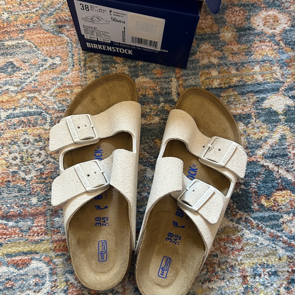 NWT Birkenstock Suede Arizona